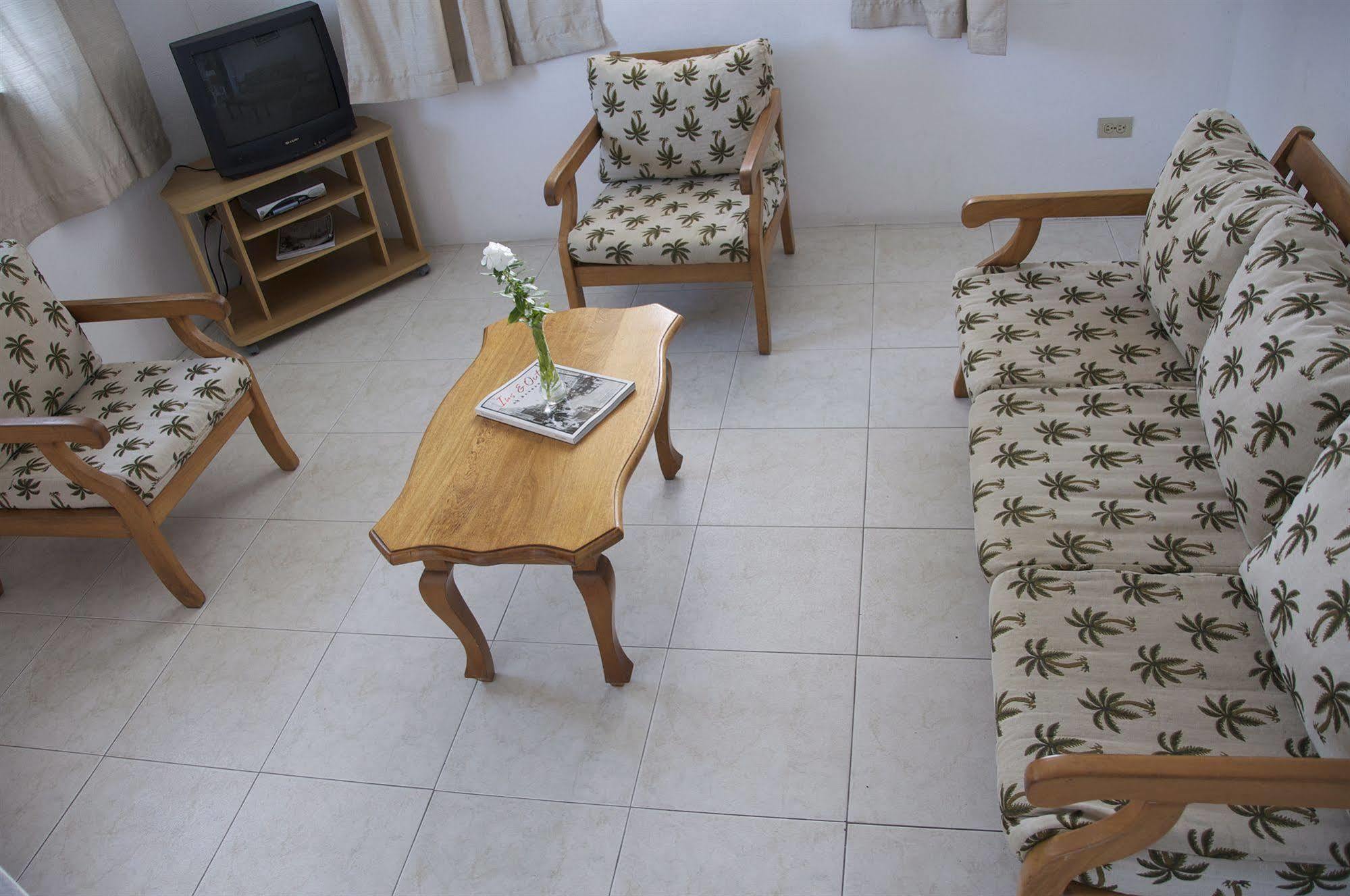 Adulo Apartments Bridgetown Exterior foto
